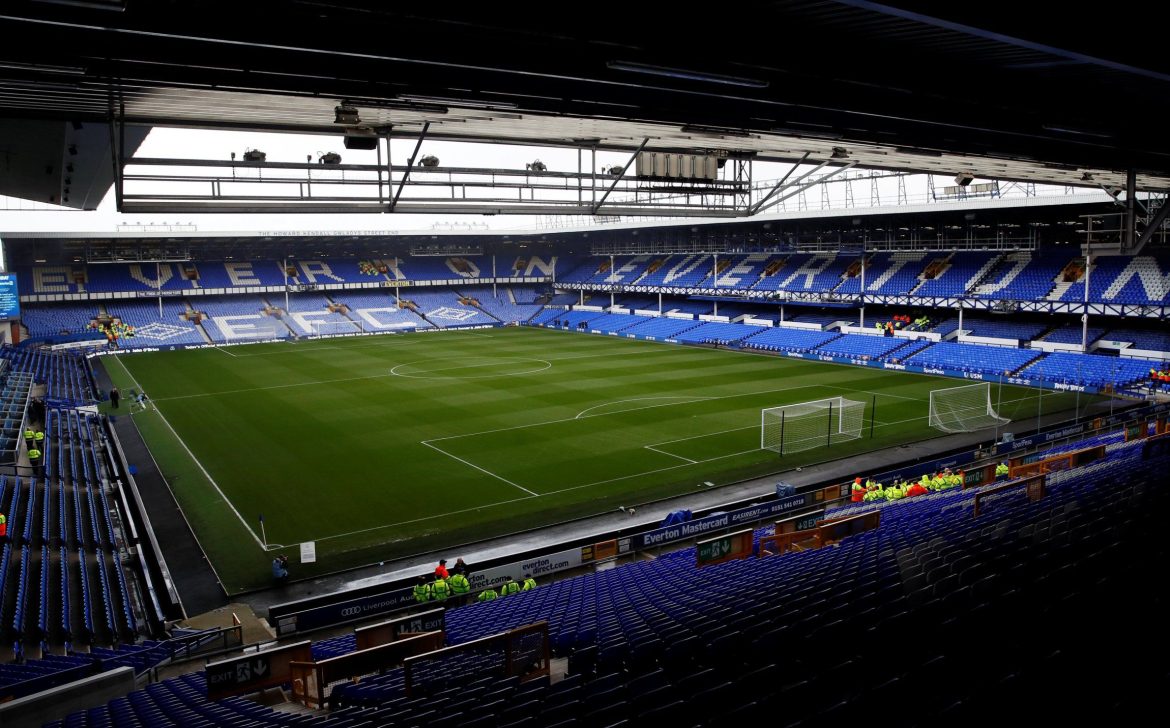 Lawrence leaves Everton for Man City