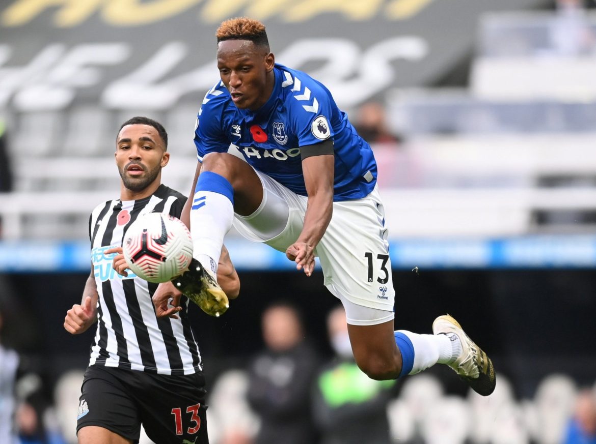 Yerry Mina: Everton defender produces torturous display in Colombia loss